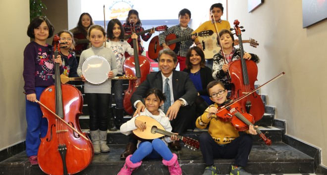 Fatih Belediyesi Gençlere Sulukule Sanat Akademisi İle Destek Oluyor