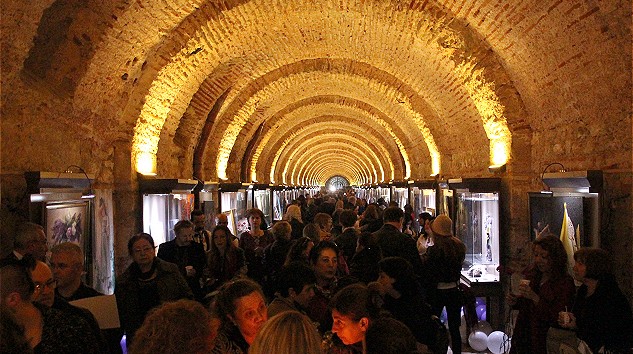 “Hayatın İçindeki Kadın” Beylerbeyi Sarayı Sanat Galerisi’nde Sergileniyor