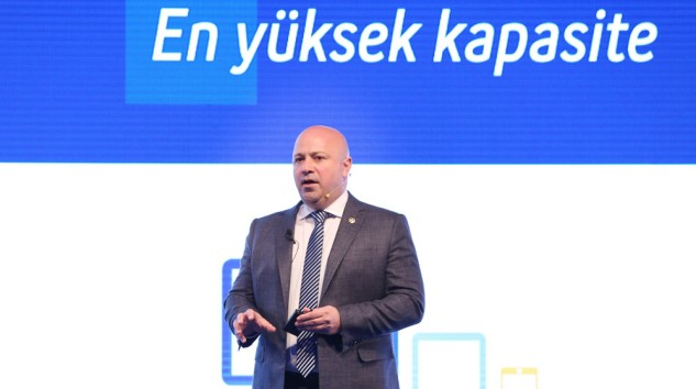 Turkcell’in Veri ve Servis Gelirlerinde Rekor Artış