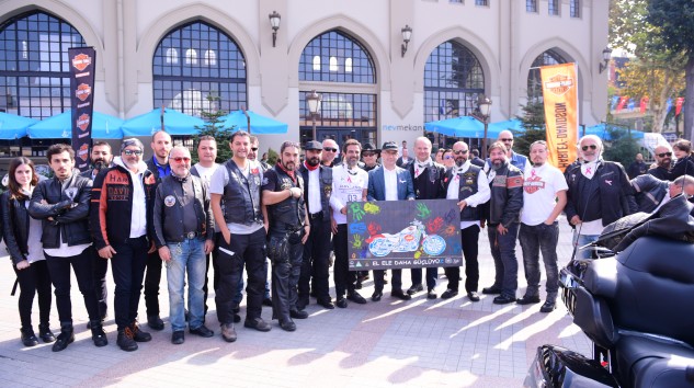Üsküdar Belediyesi ve Harley Davidson Meme Kanseri İle Mücadelede Elele
