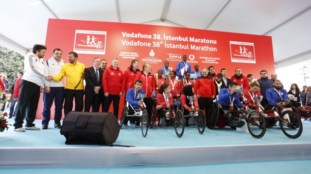 38. Vodafone  İstanbul Maratonu Şehitler Anısına Koşuldu