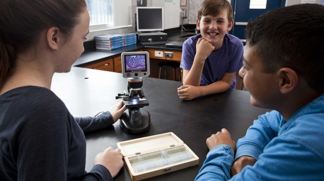 Celestron Dijital Mikroskoplar Çocukları Bilime Teşvik Ediyor