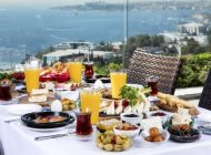 Conrad İstanbul Bosphorus’tan Boğaz Manzaralı Türk Kahvaltısı