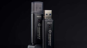 Parolanızı 10 Kez Yanlış Girerseniz Kendini Siliyor: Kingston’dan Süper Güvenli USB Sürücü
